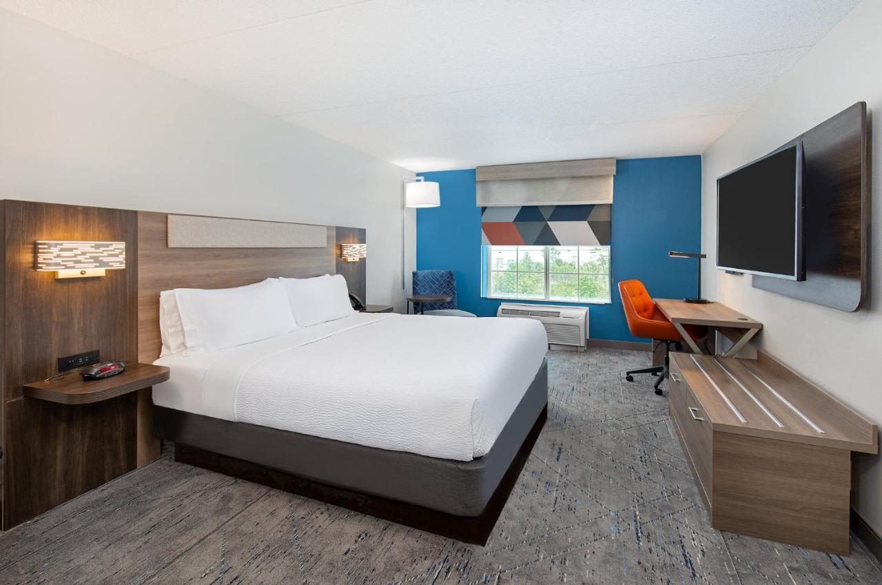 Holiday Inn Express & Suites Columbus At Northlake By Ihg Exterior photo