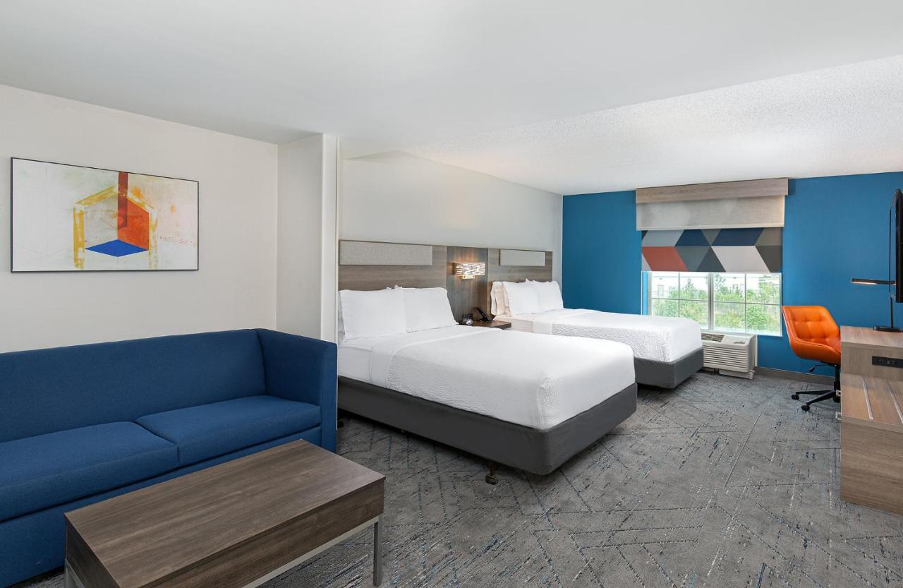 Holiday Inn Express & Suites Columbus At Northlake By Ihg Exterior photo