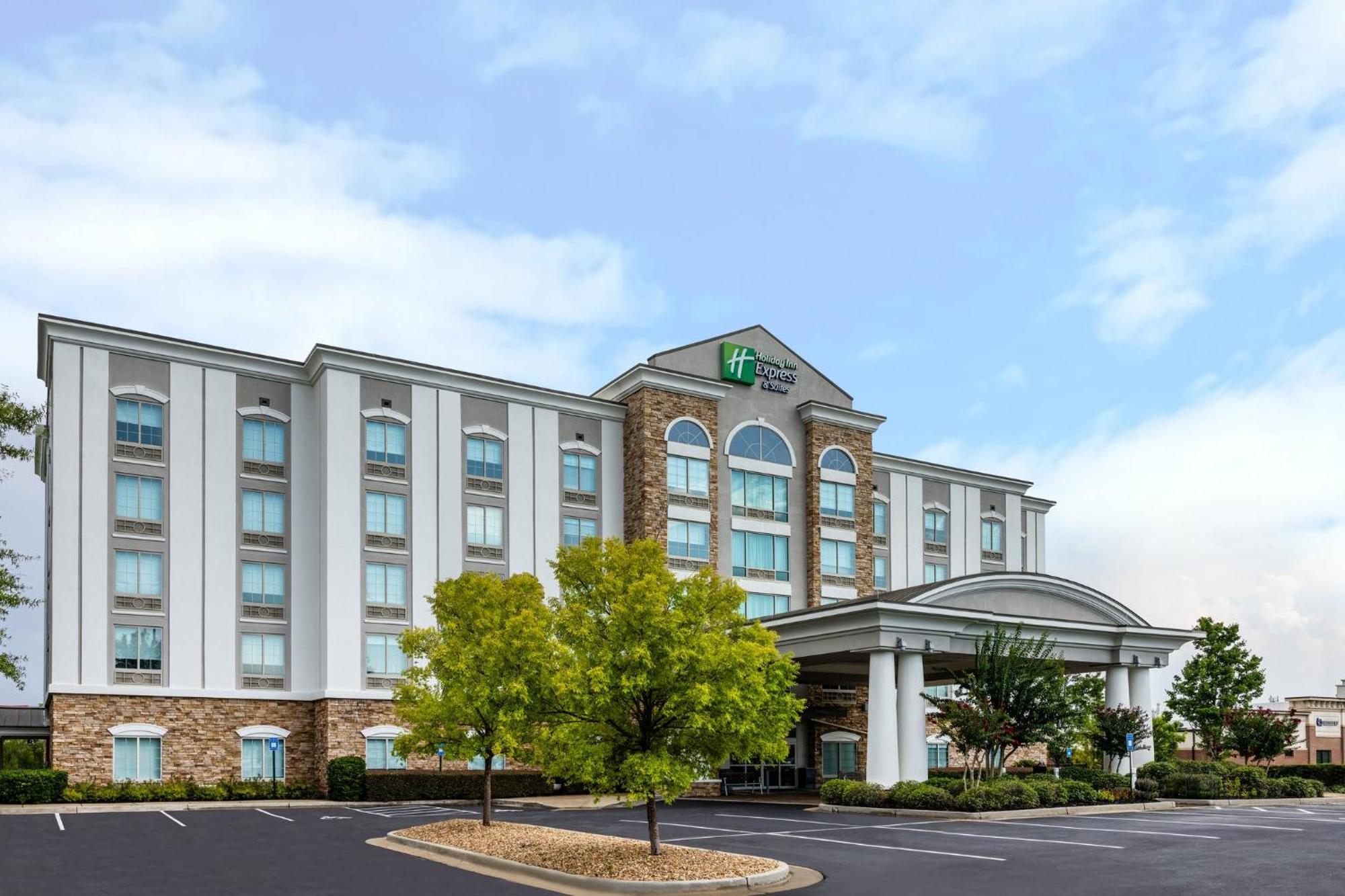 Holiday Inn Express & Suites Columbus At Northlake By Ihg Exterior photo
