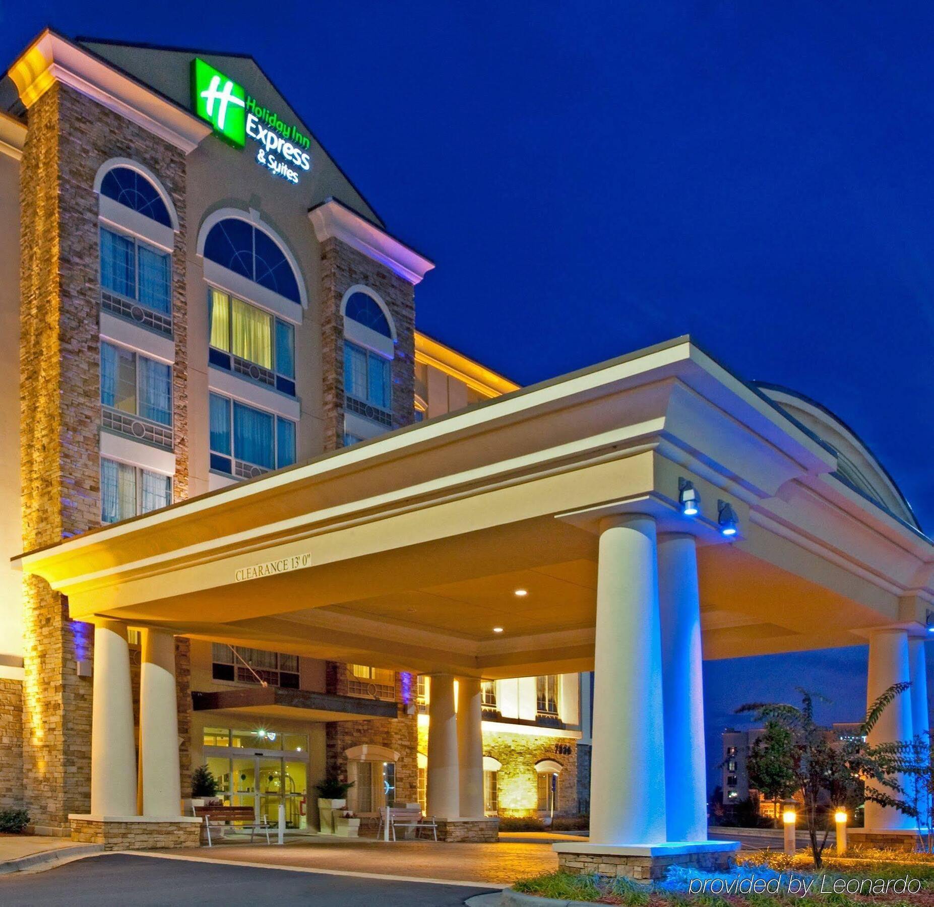 Holiday Inn Express & Suites Columbus At Northlake By Ihg Exterior photo